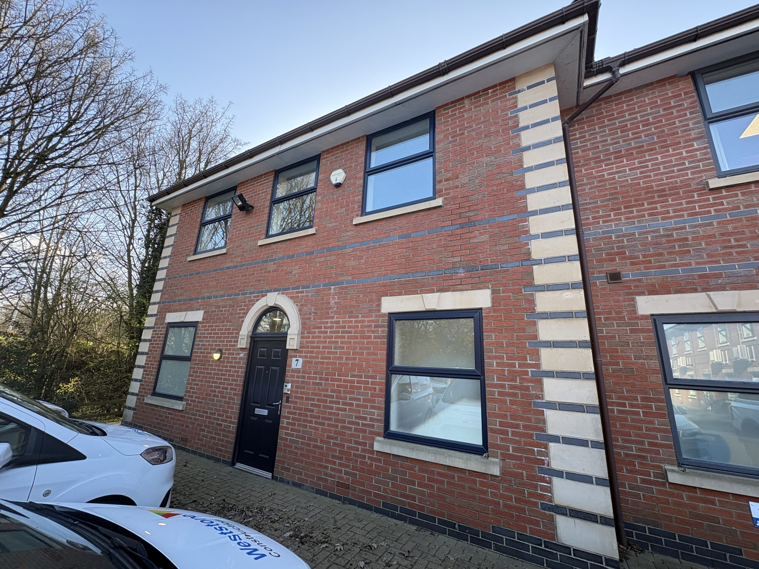 7, Whitworth Court, Manor Park, Runcorn, Cheshire To Let (May Sell)