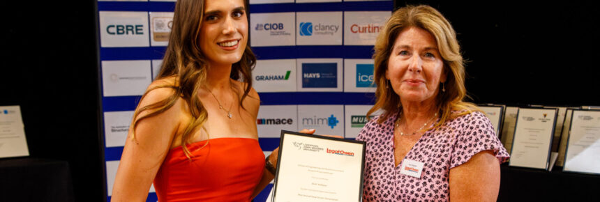 Sue Wigfield presenting award to Beth Williams